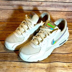 Nike Air Max GUC women’s 7.5 white with hallo accent